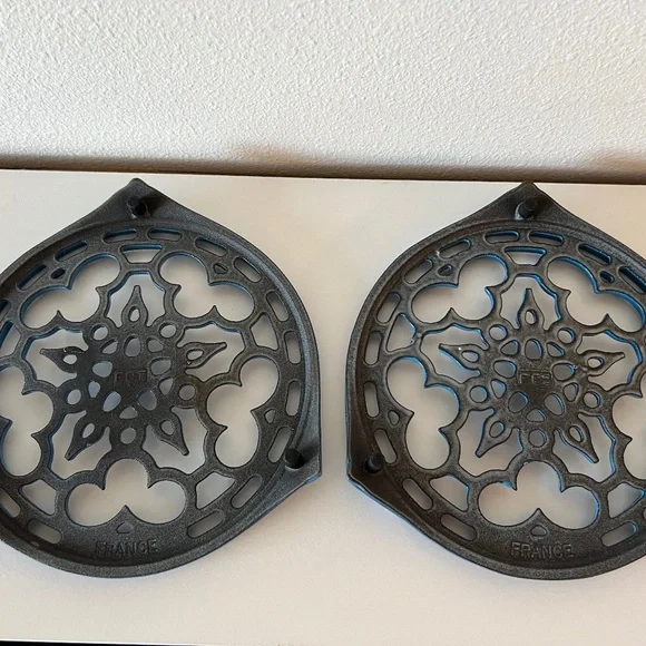 Le Creuset Round Enameled Cast Iron TrivetMarseille Blue